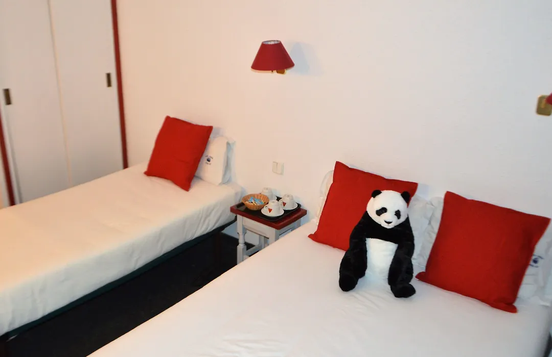 Hotel Panda-1