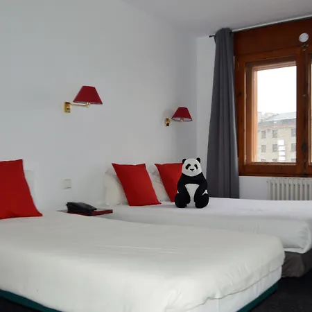 Hotel Panda-3